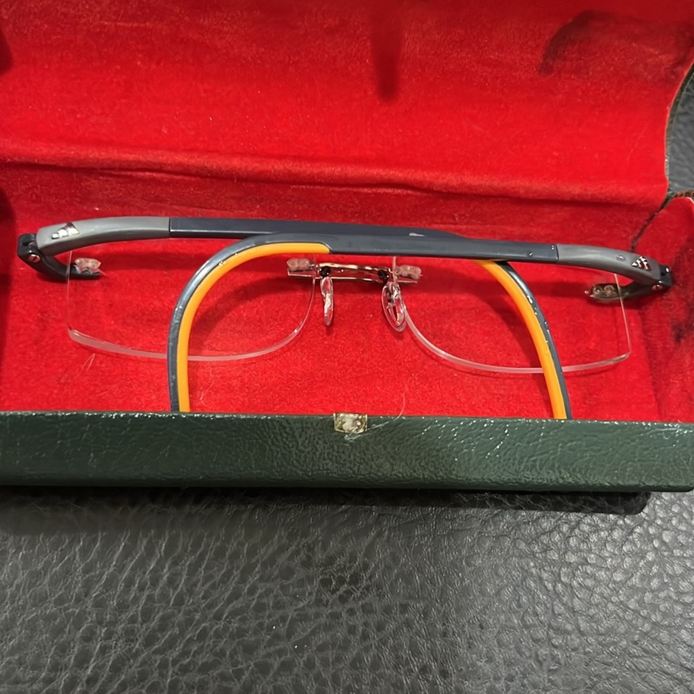 Adidas “frames” - Picture 10 of 10